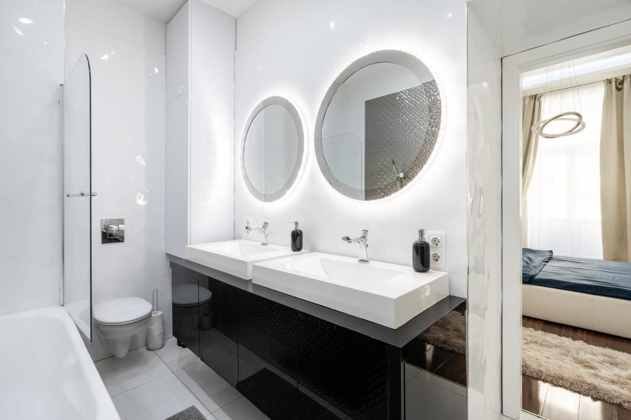 Opera Balkony Luxury Apartament